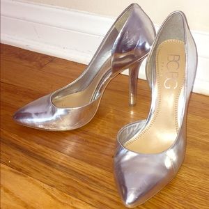 BCBG Silver pumps. Heels. Pointy. Round toe. Size 6. 36.